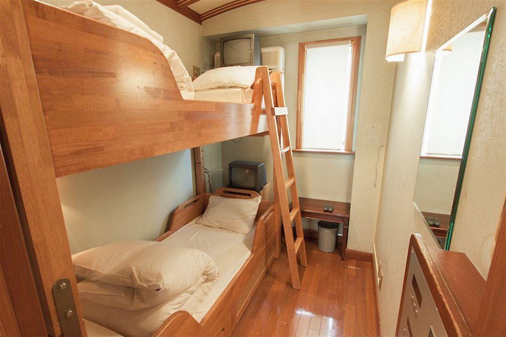 Capsule Inn Ōsaka Exterior foto