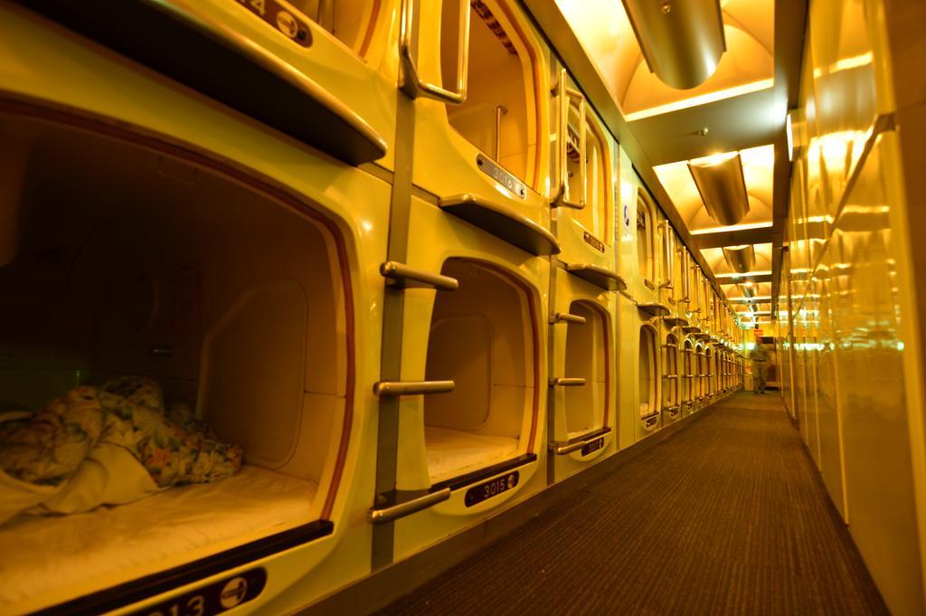 Capsule Inn Ōsaka Exterior foto