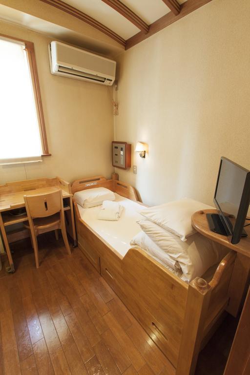 Capsule Inn Ōsaka Exterior foto