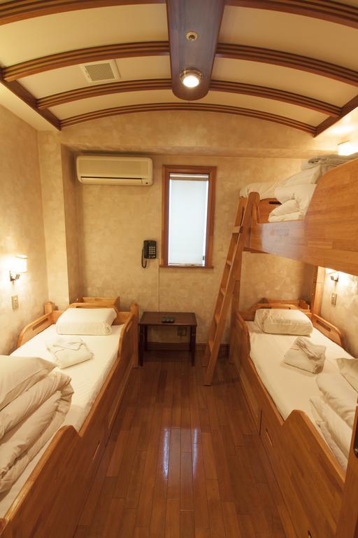 Capsule Inn Ōsaka Exterior foto