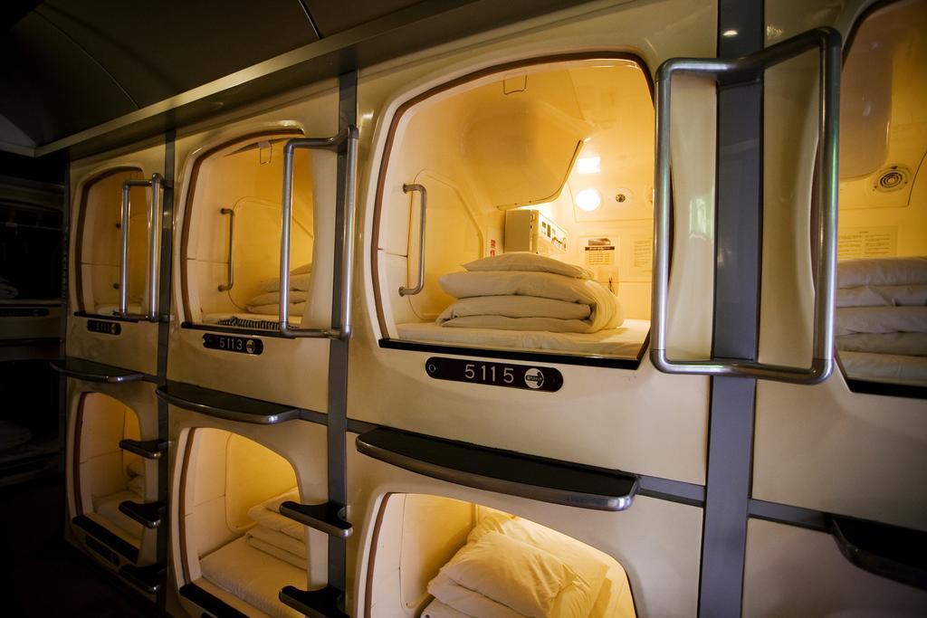 Capsule Inn Ōsaka Exterior foto