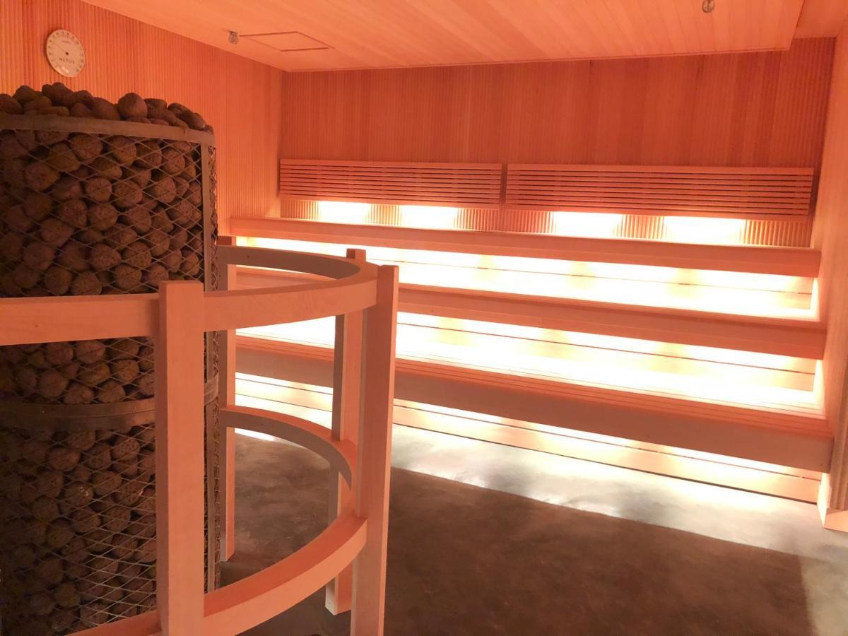 Capsule Inn Ōsaka Exterior foto
