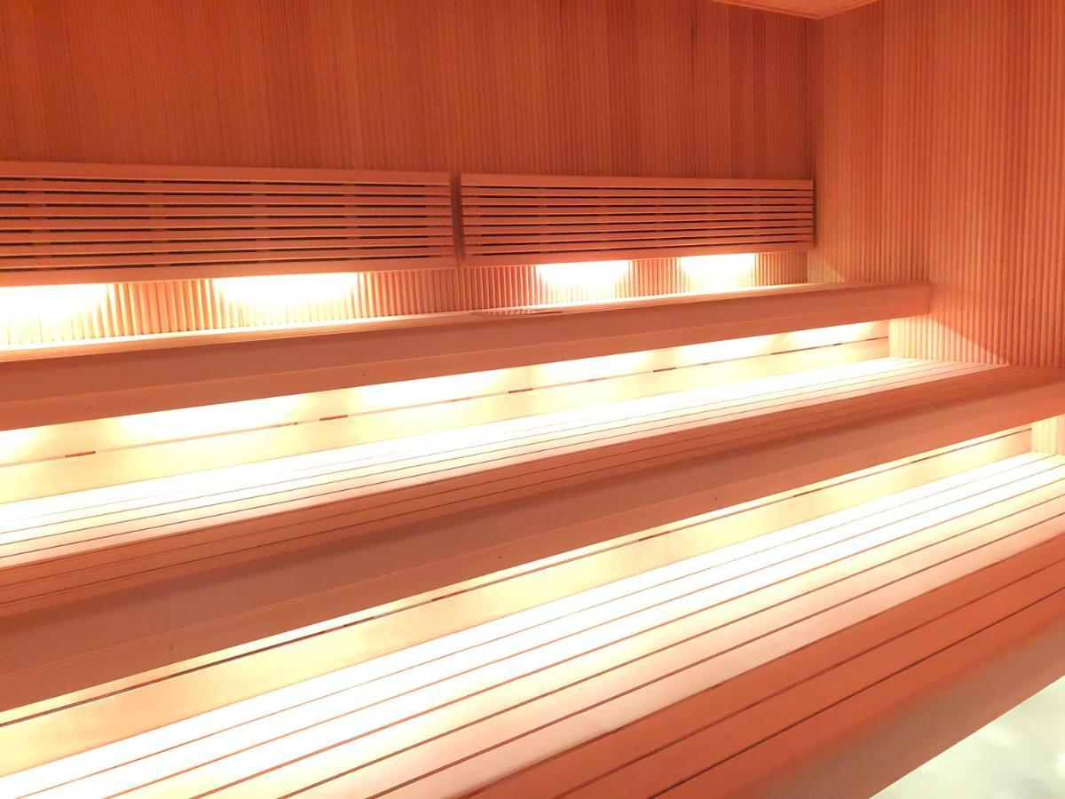 Capsule Inn Ōsaka Exterior foto